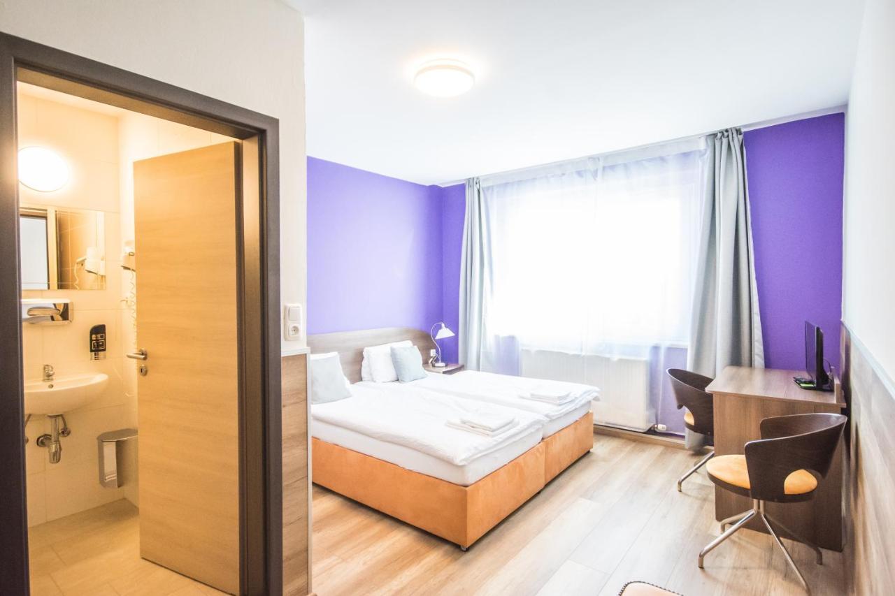 Hotel Turmfalke 24H Check In Linz Exterior foto