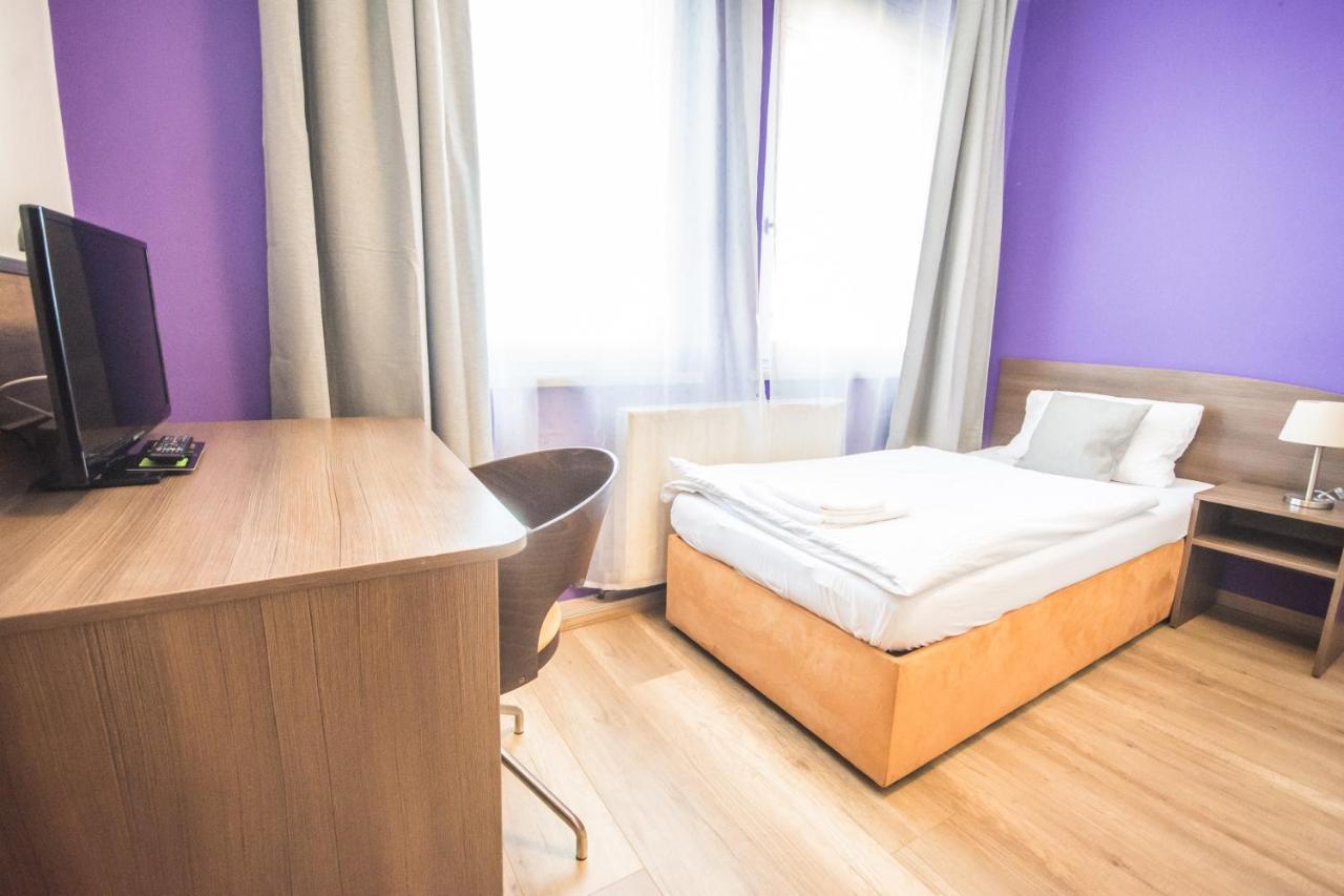 Hotel Turmfalke 24H Check In Linz Exterior foto